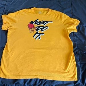 XL Yellow Nike Shirt